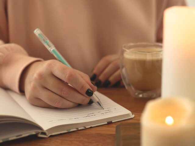 Online Workshop: Viết để biểu hiện bản thân